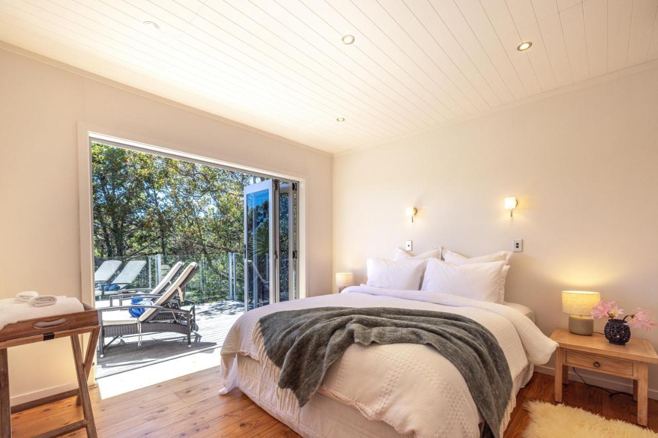 Tawa Cottage - Coast & Country Oneroa Экстерьер фото