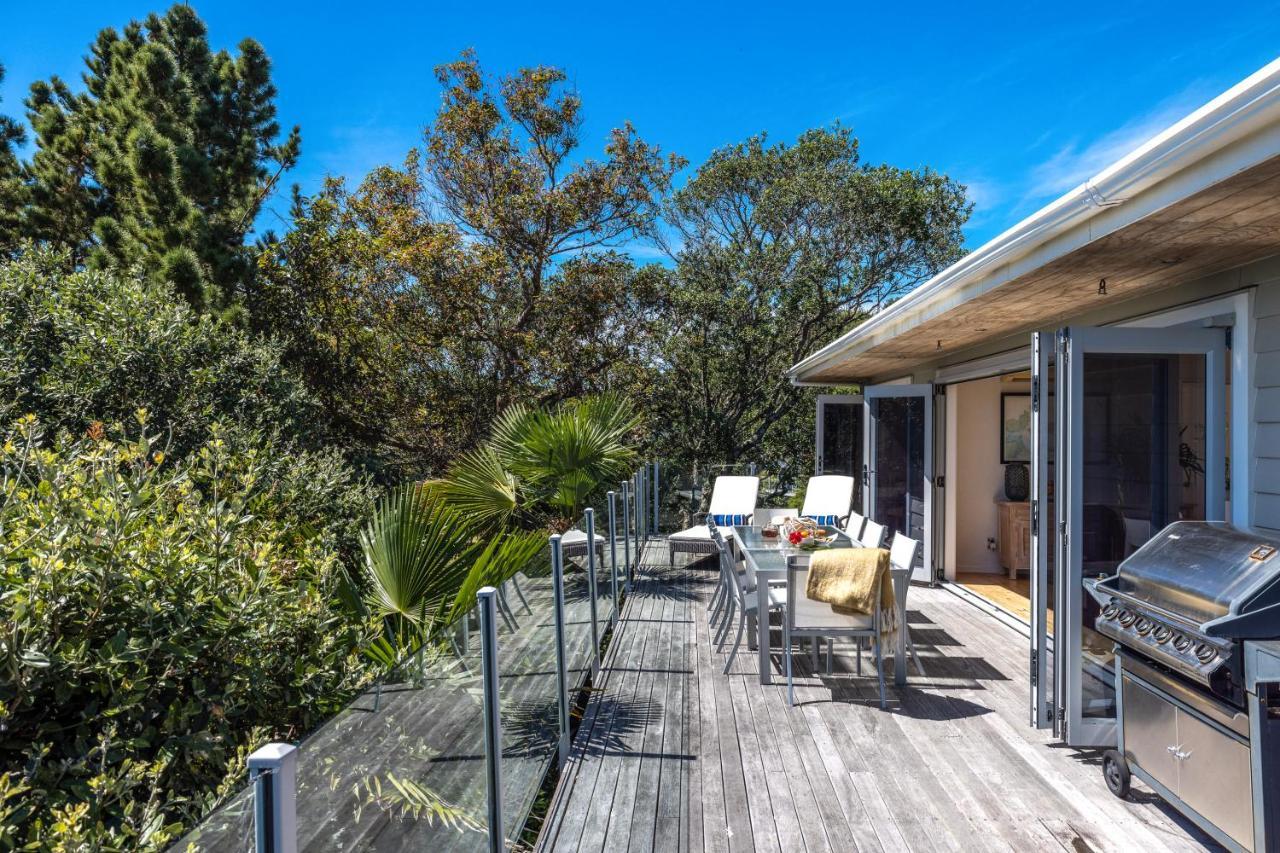 Tawa Cottage - Coast & Country Oneroa Экстерьер фото