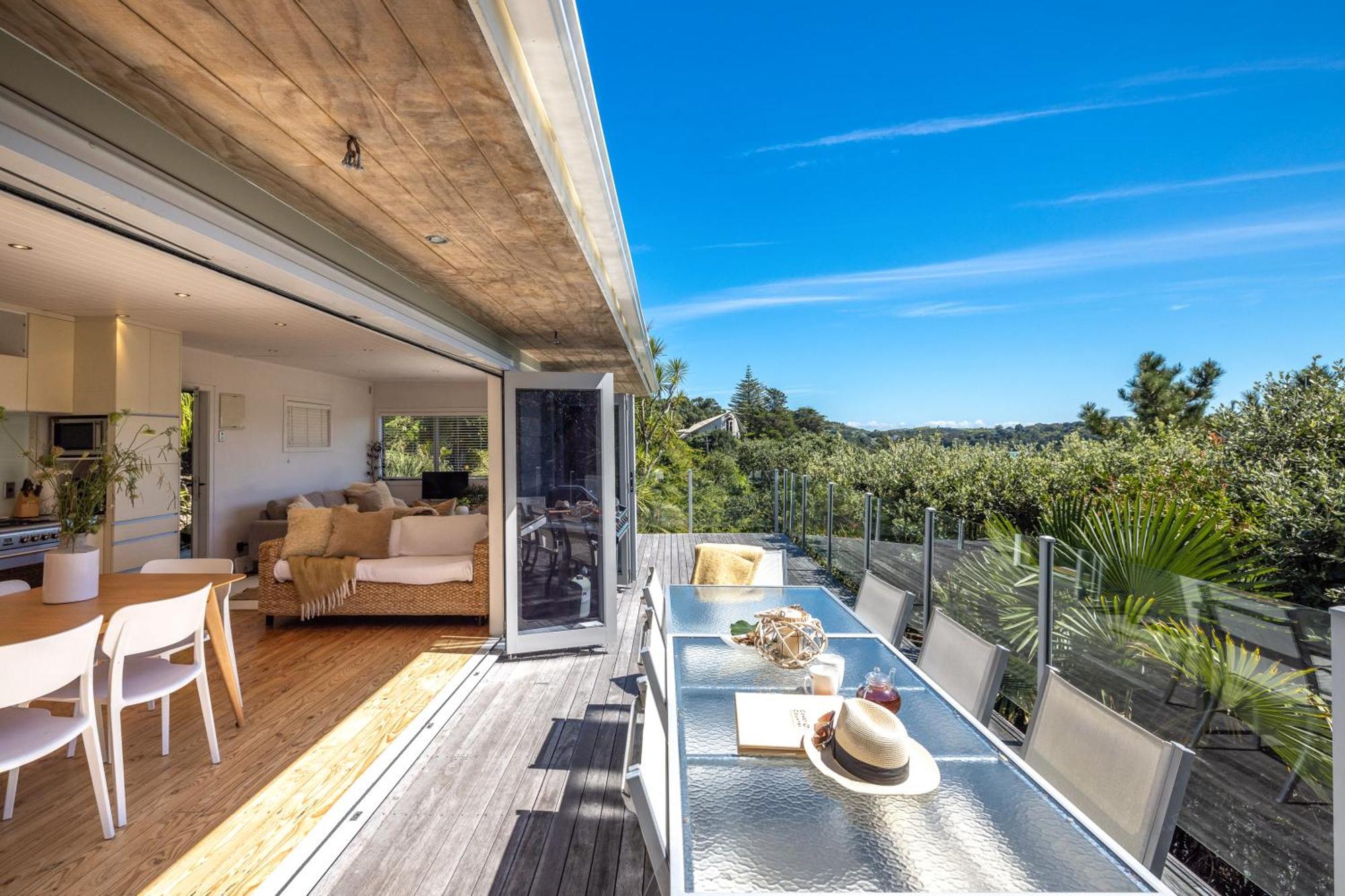 Tawa Cottage - Coast & Country Oneroa Экстерьер фото