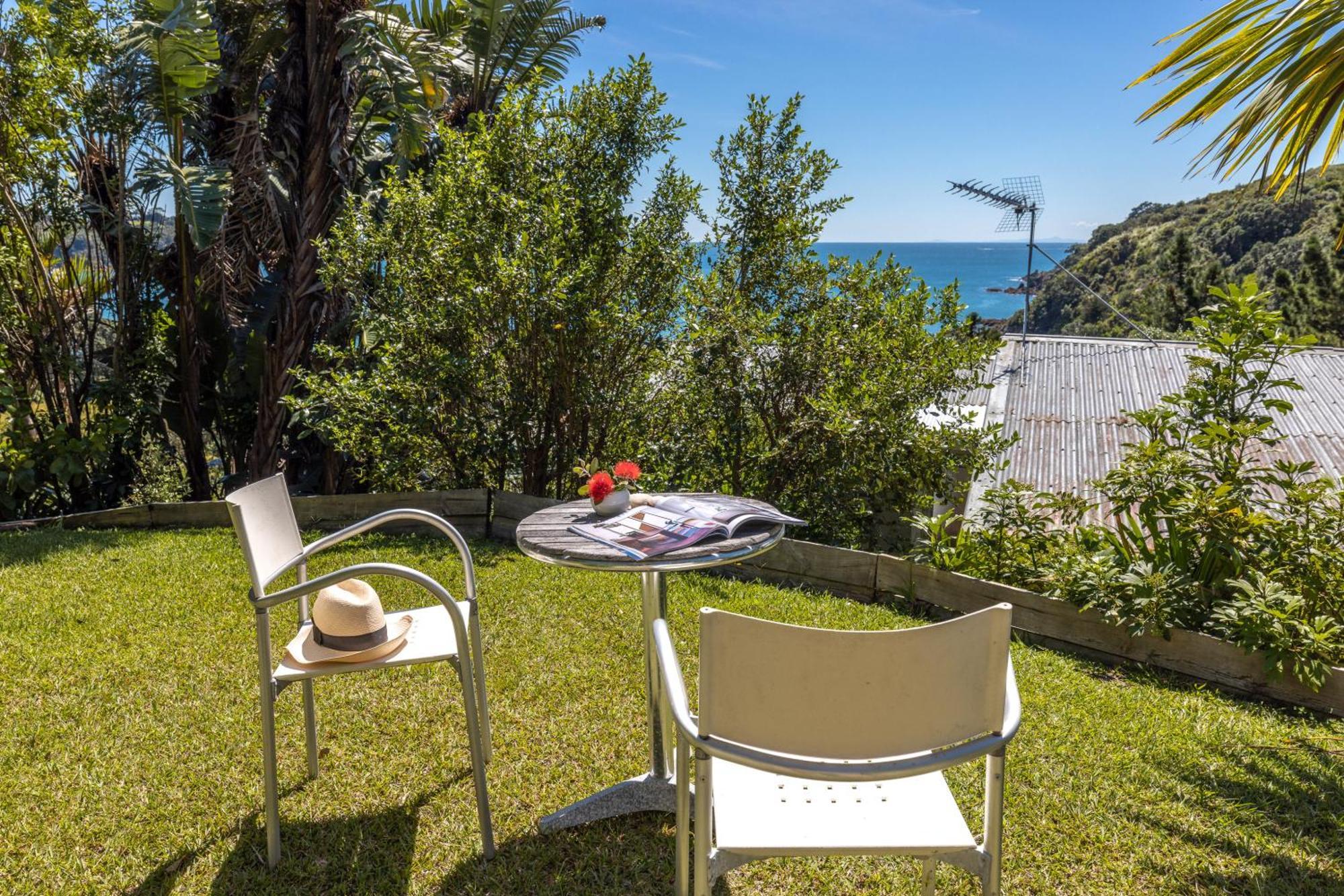 Tawa Cottage - Coast & Country Oneroa Экстерьер фото
